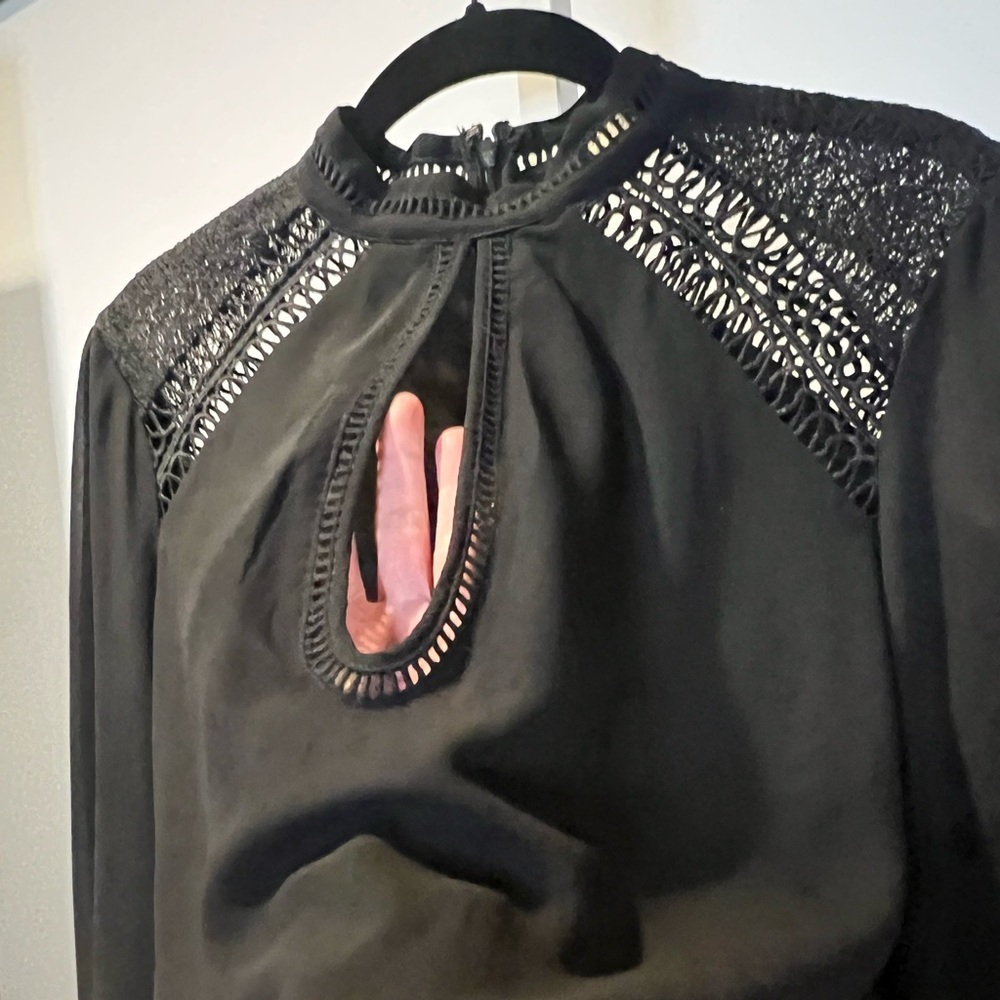 - TULAROSA 'Coco' Blouse- Size M- EUC- - Picture 9 of 9